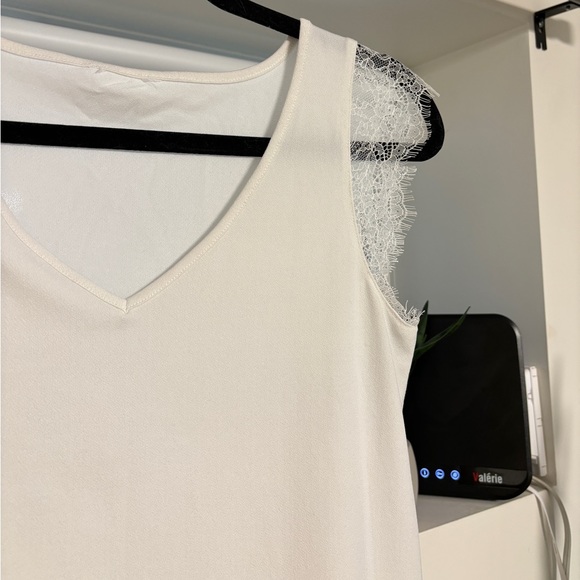 Women’s Blouse - Picture 2 of 4